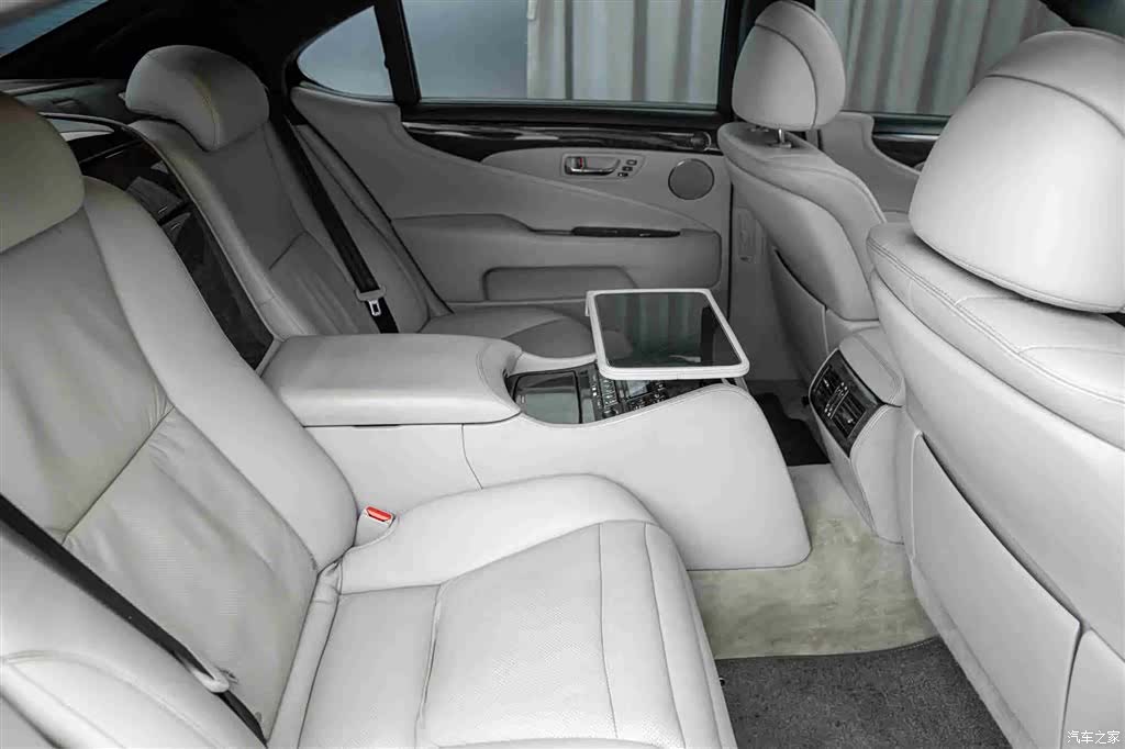 Lexus LS, 2008 16
