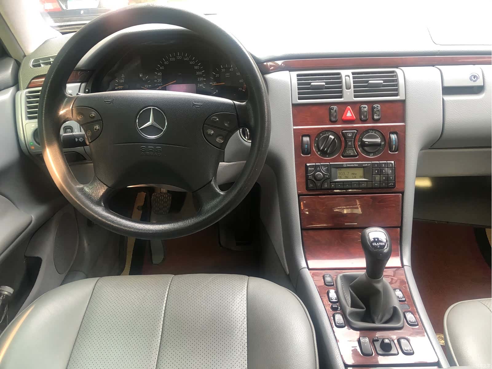 Mercedes-Benz E-Class, 1999 7