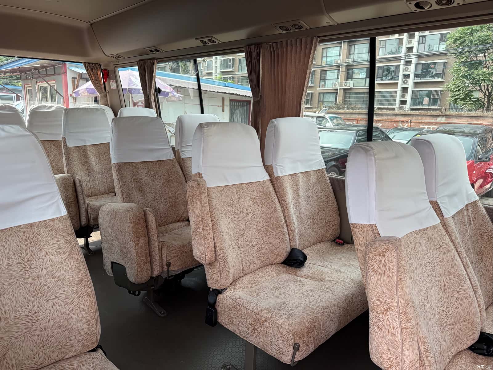 Toyota Coaster, 2011 25