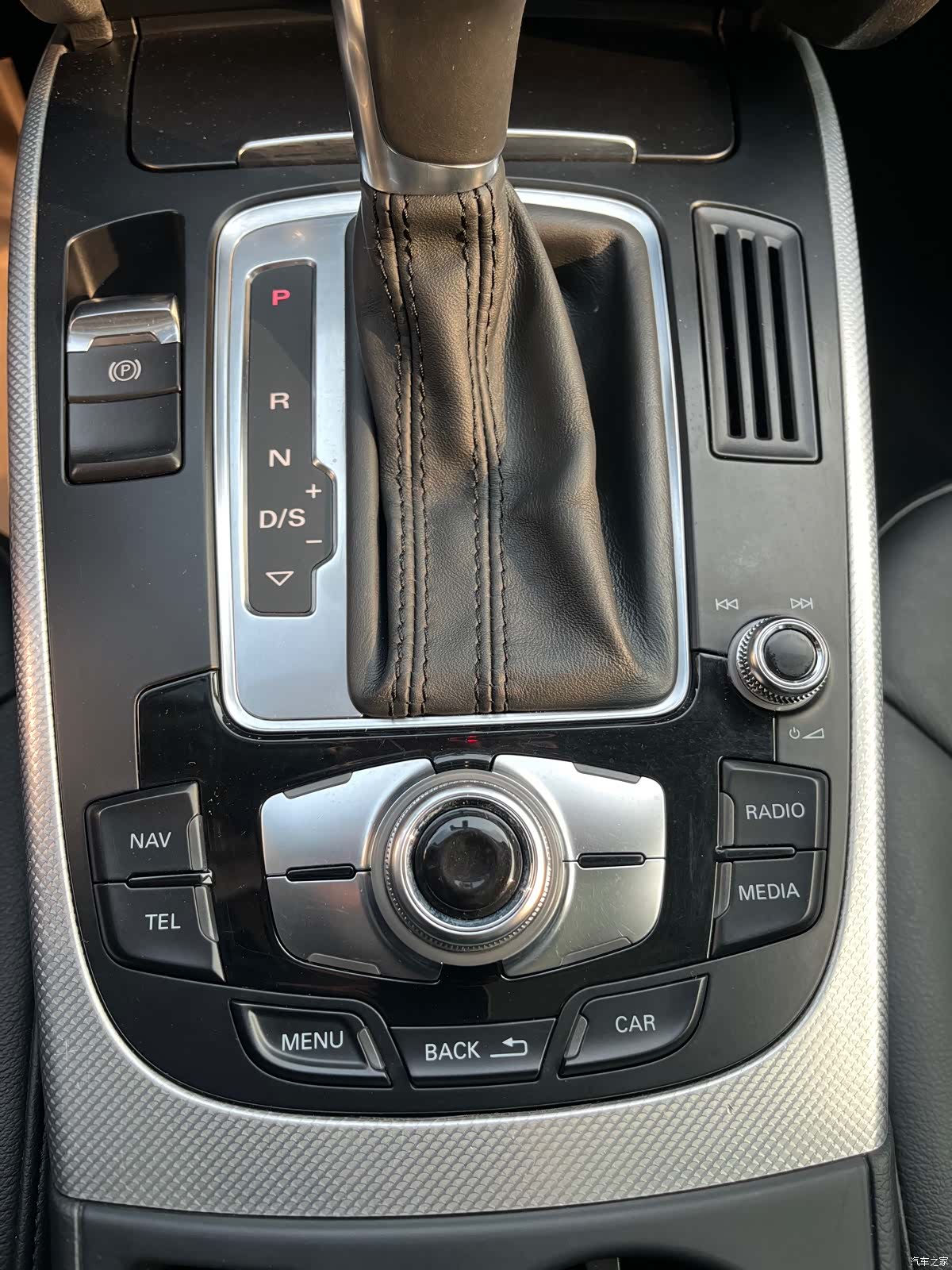 Audi A4, 2014 28