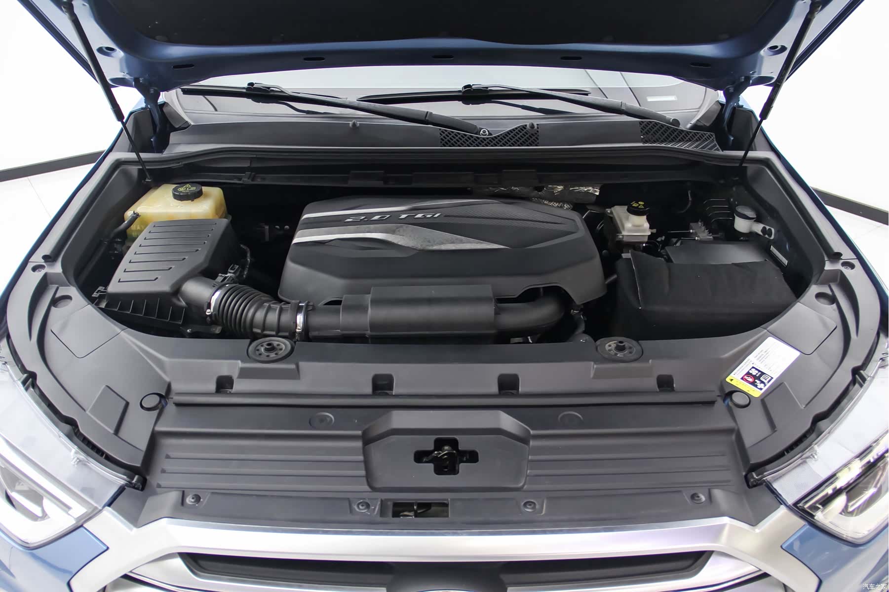 Maxus D90, 2018 14
