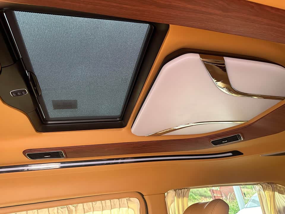 Mercedes-Benz V-class