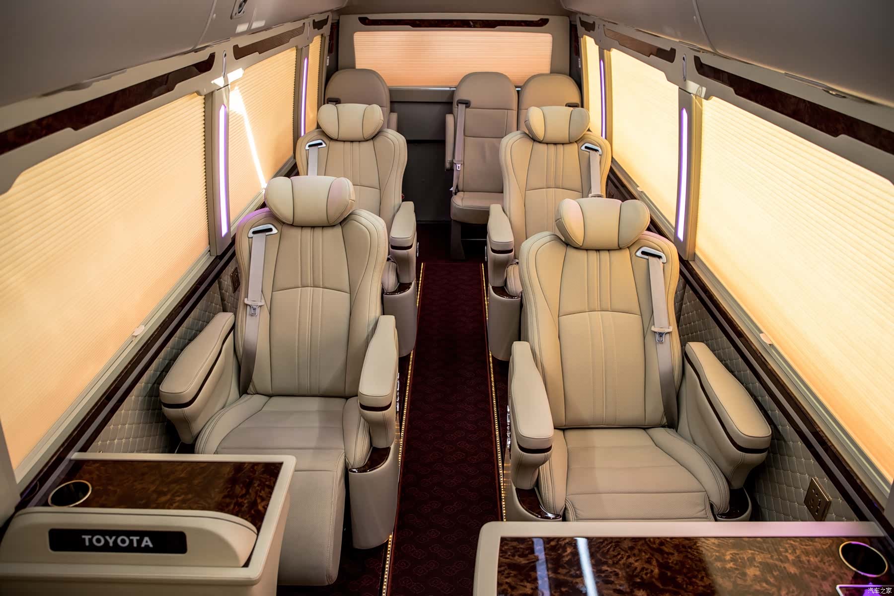 Toyota Coaster, 2020 16