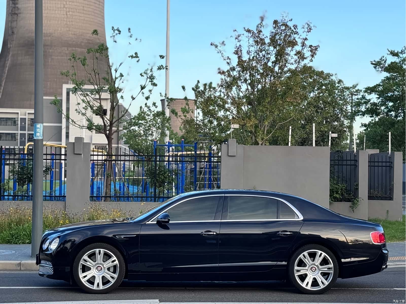 Bentley Flying Spur, 2017 9