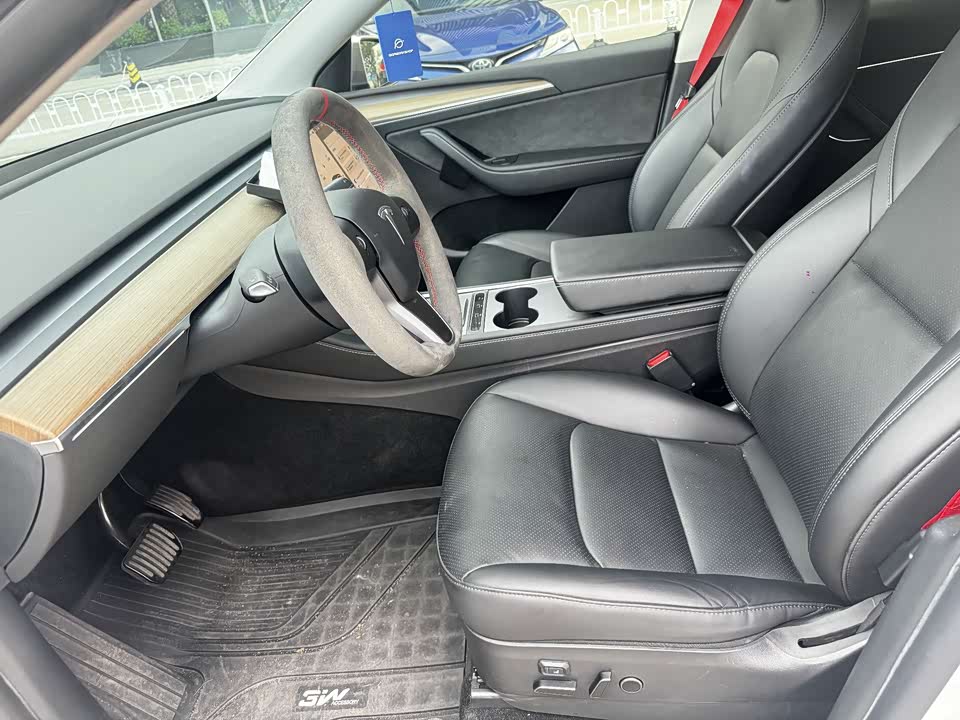 Tesla Model Y Tesla Model Y