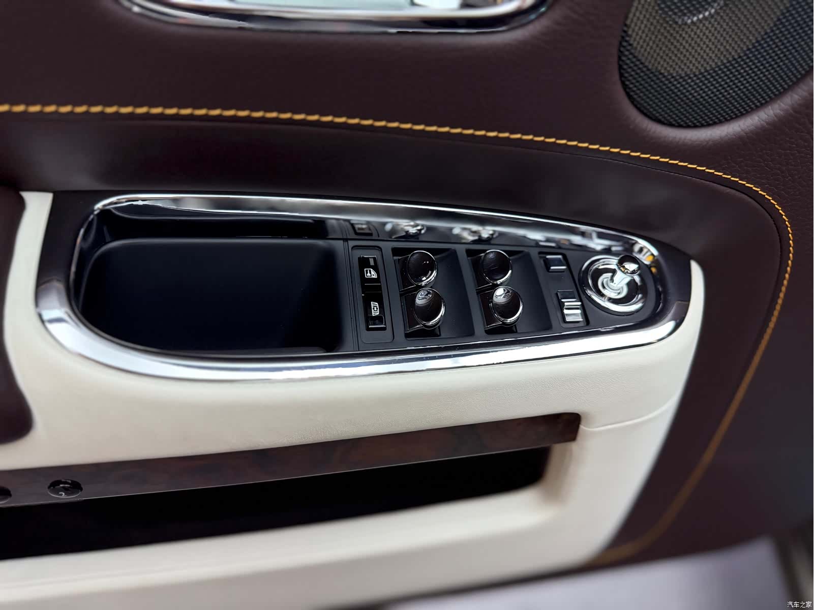 Rolls-Royce Ghost, 2016 15