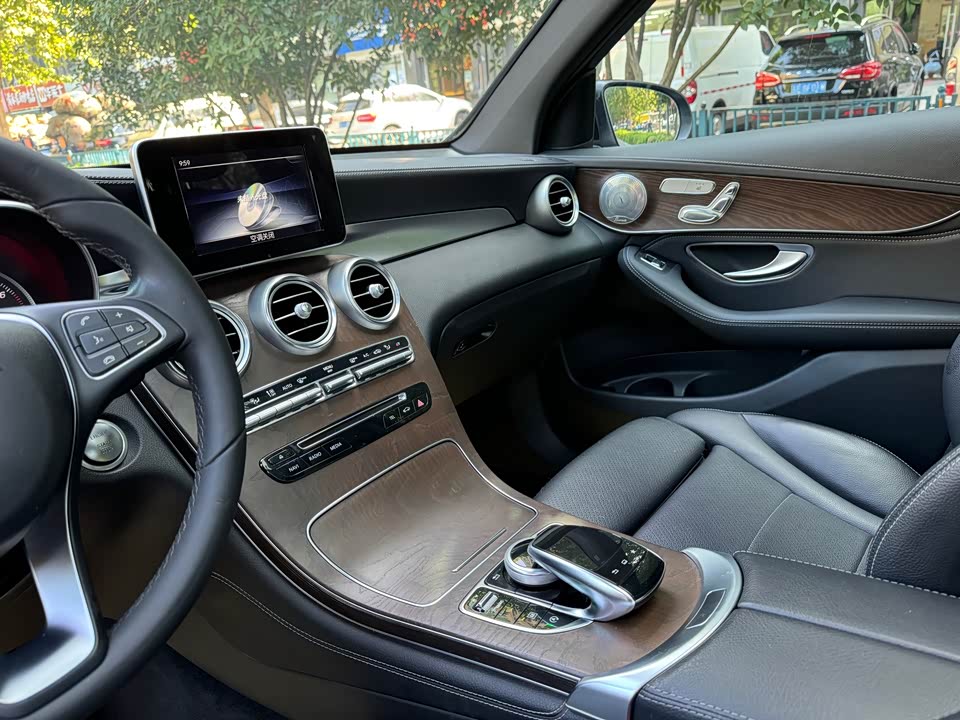 Mercedes-Benz GLC Mercedes-Benz GLC