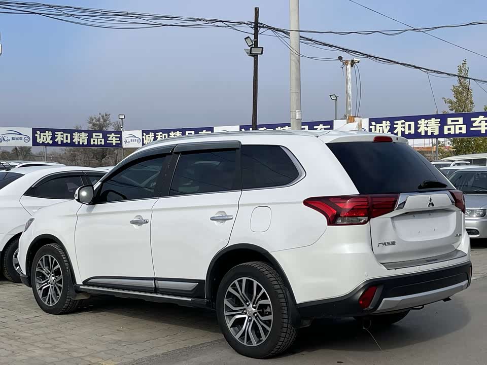 Mitsubishi Outlander