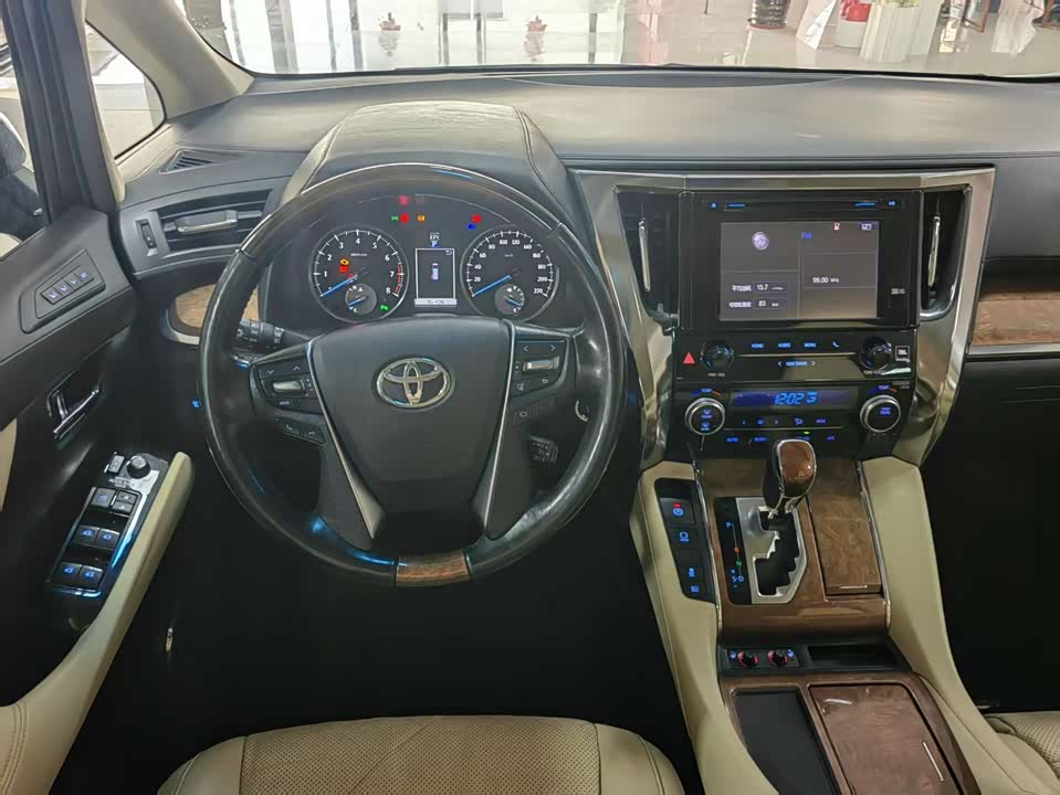Toyota Elfa