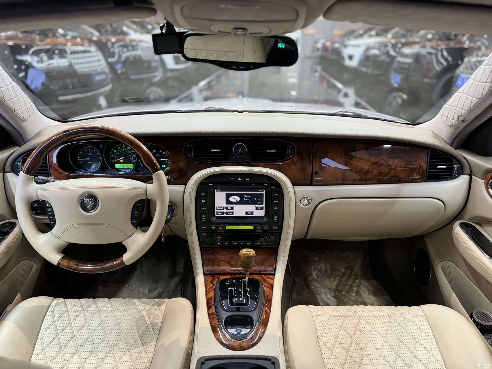 Jaguar XJ, 2003 11