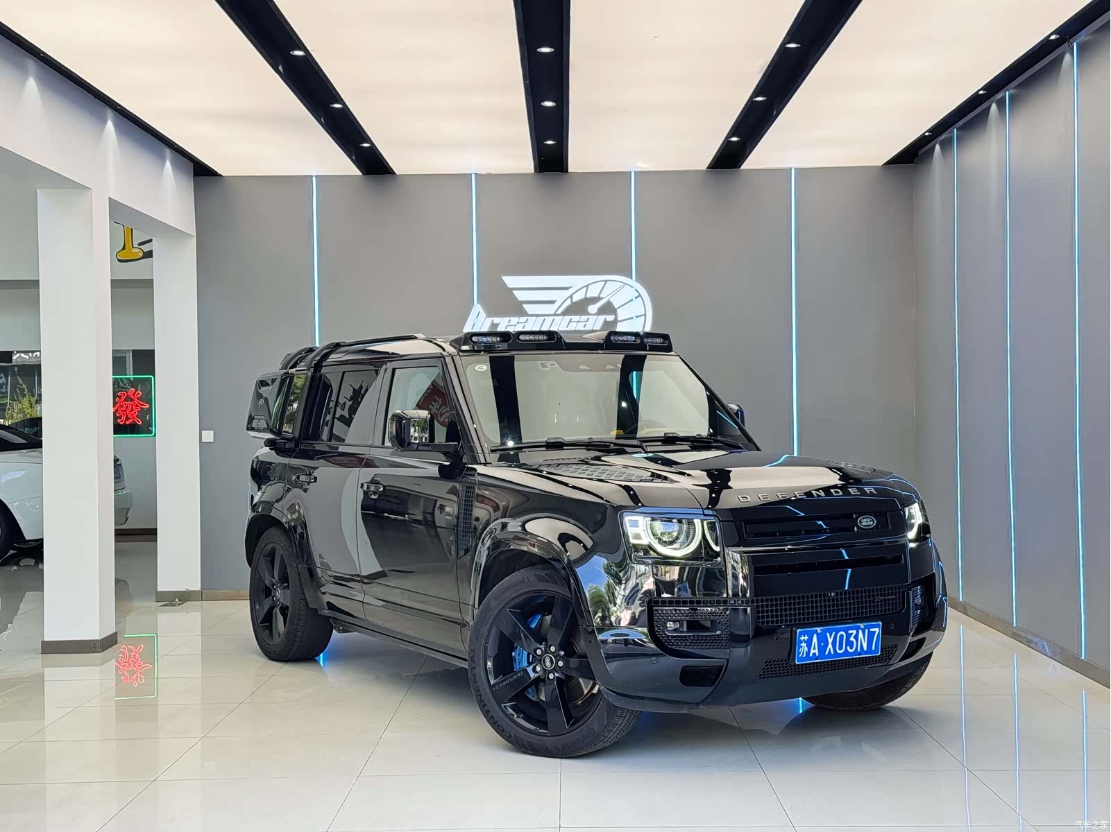 Land Rover Defender, 2023 3