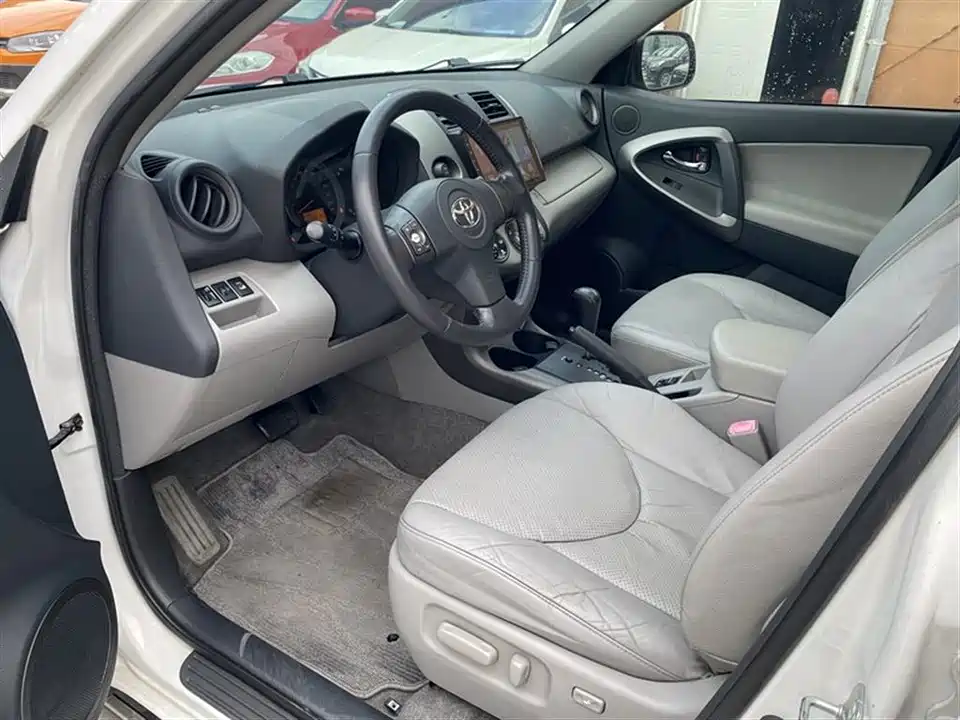 Toyota RAV4 Rongfang