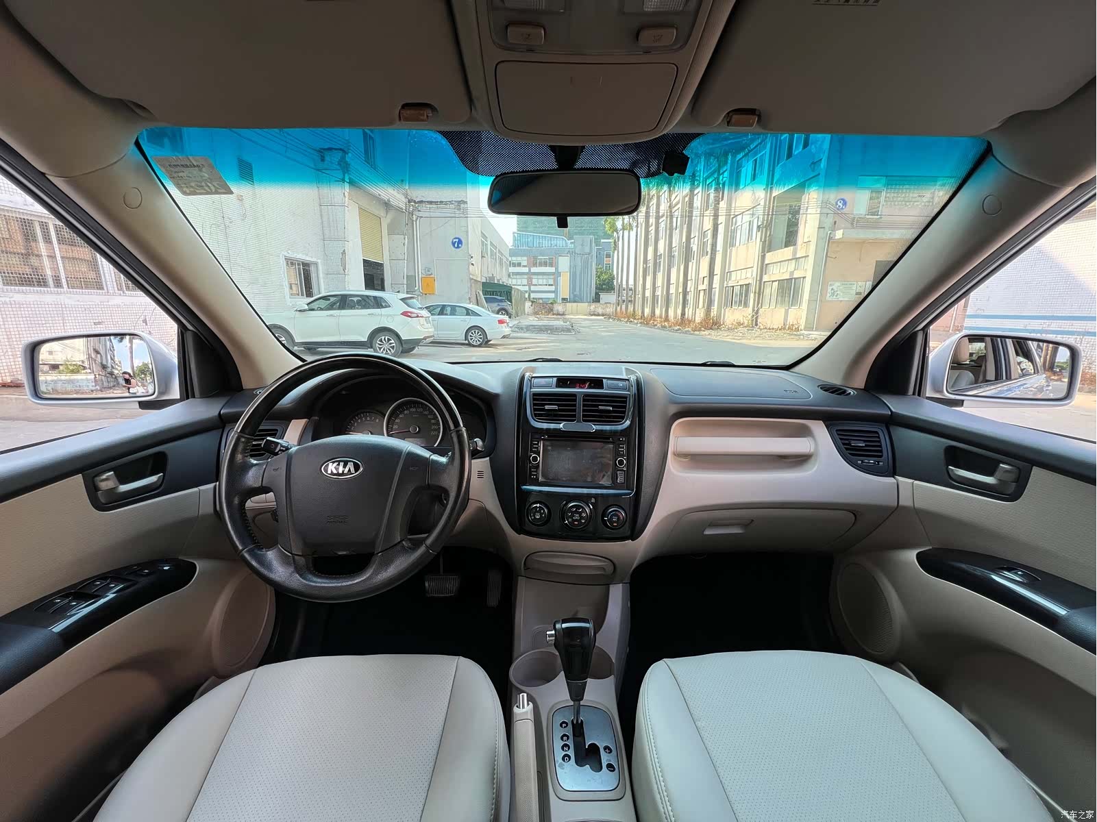 Kia GL, 2013 11