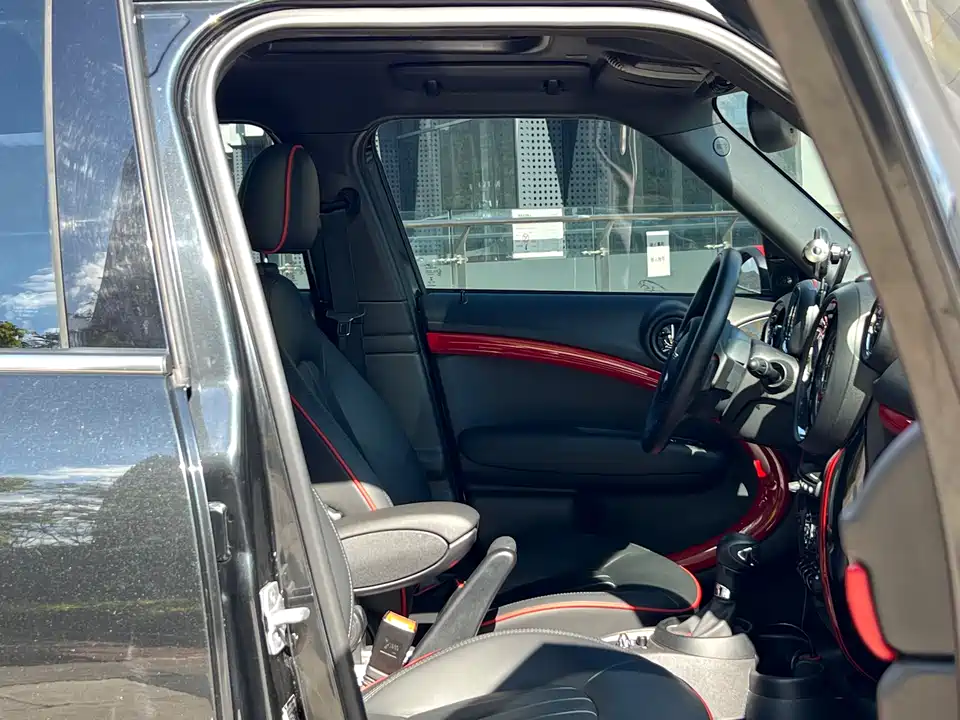 MINI JCW COUNTRYMAN