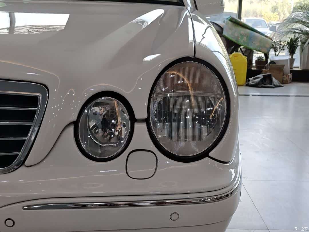Mercedes-Benz E-Class, 2001 4