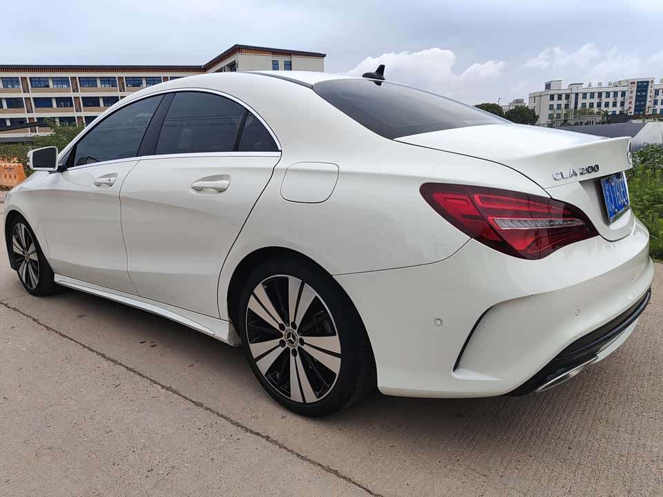 Mercedes-Benz CLA Mercedes-Benz CLA