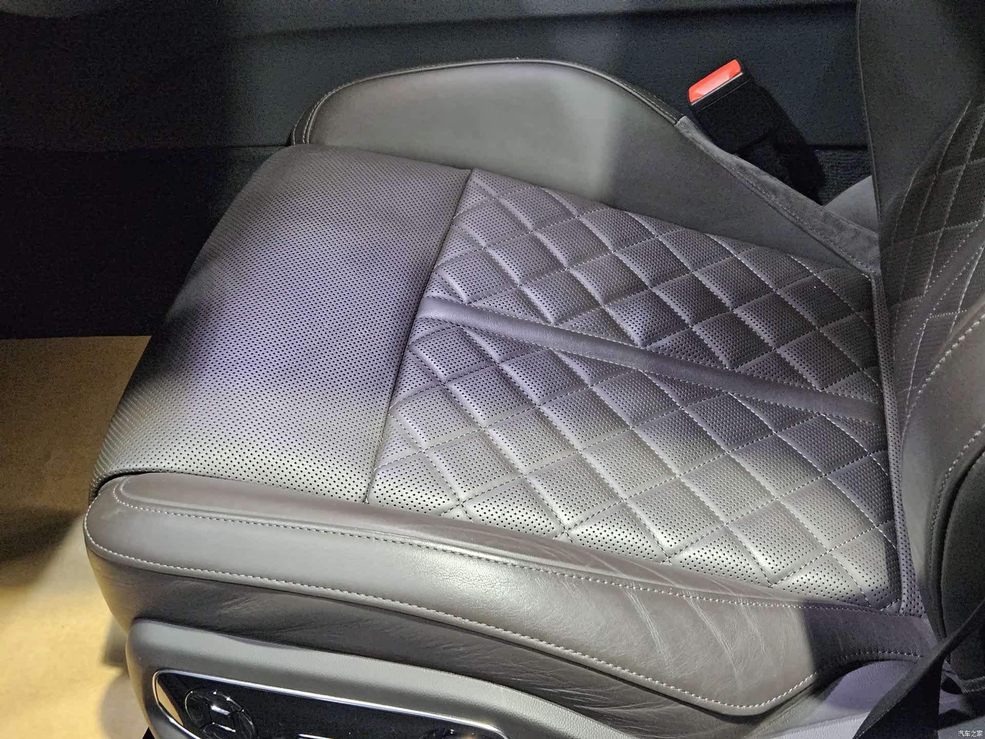 Audi A8L, 2022 12