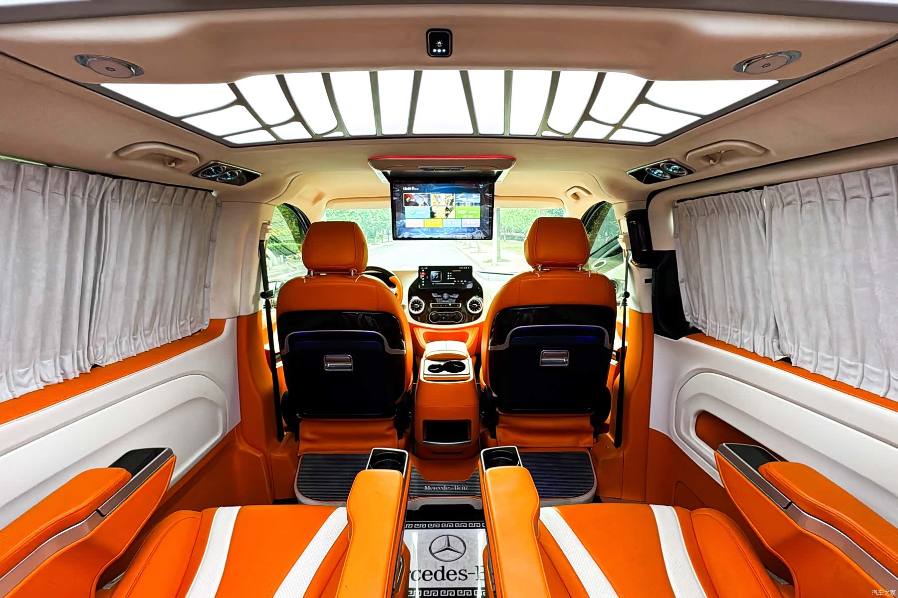 Mercedes-Benz 7, 2024 17