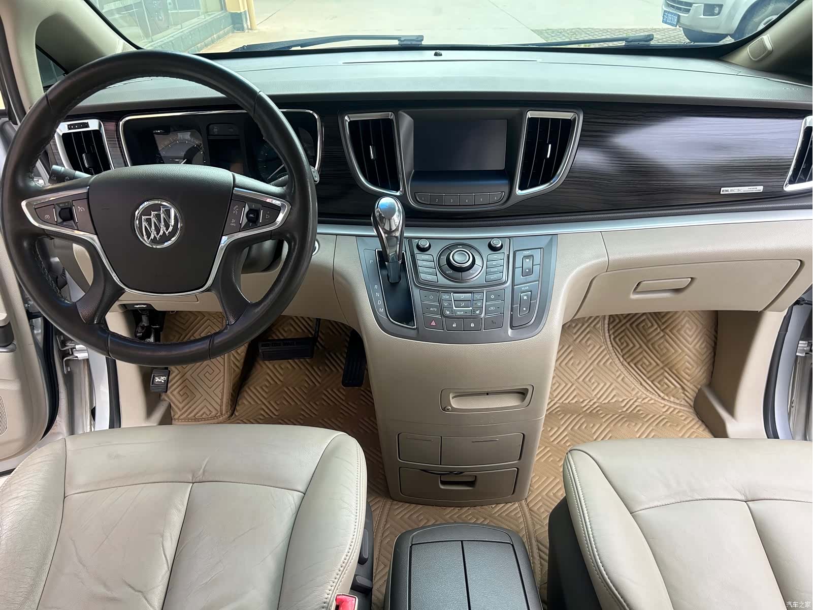 Buick GL8, 2012 12