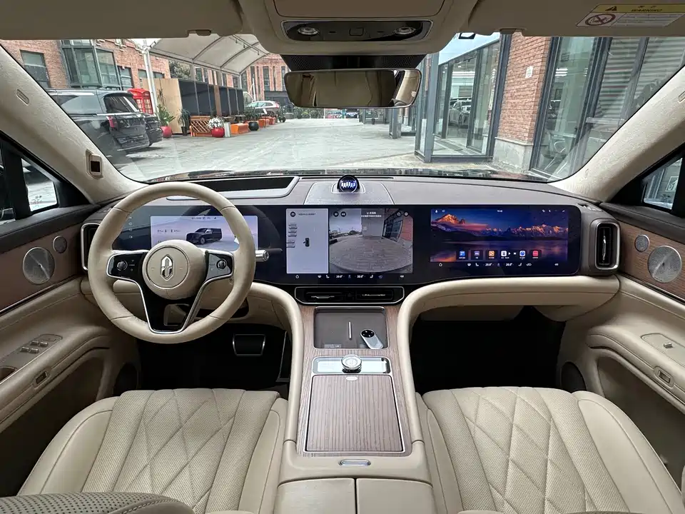 AITO Ask the world M9