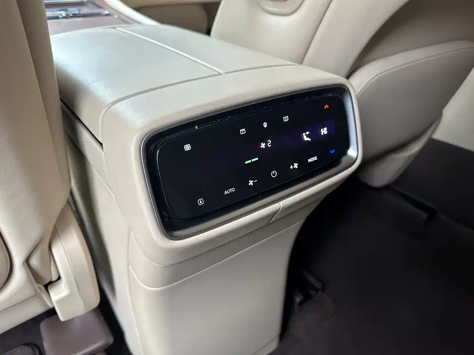 AITO Ask the world M9