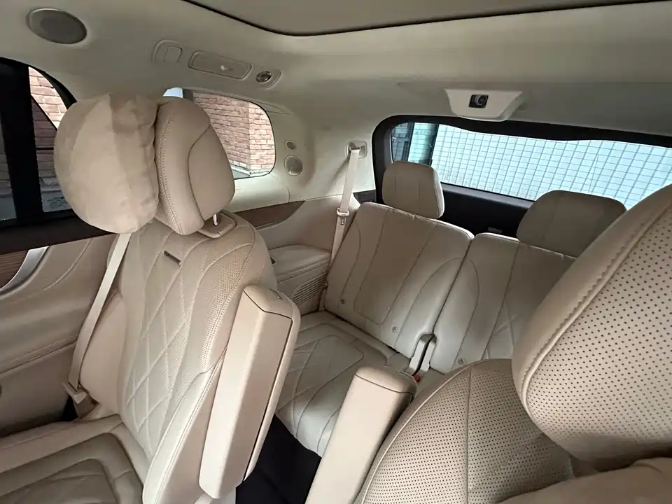 AITO Ask the world M9