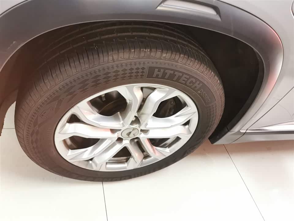 NIO ES8