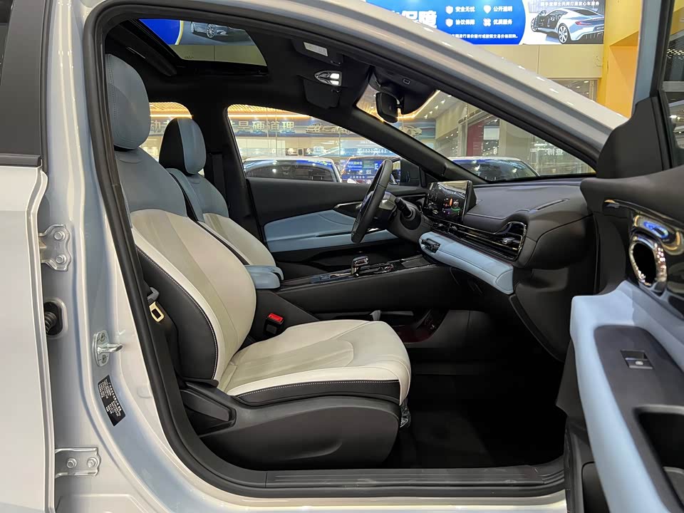 Trumpchi Shadow Leopard