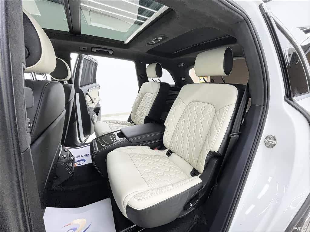 Audi Q7, 2010 8