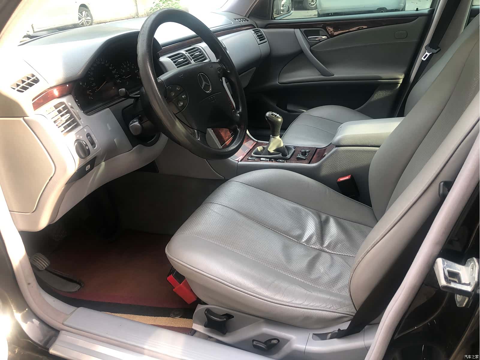 Mercedes-Benz E-Class, 1999 6