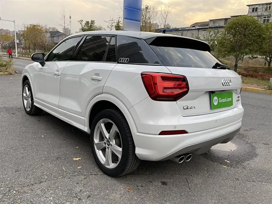 Audi Q2L