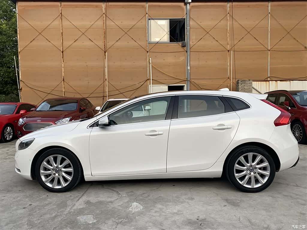 Volvo V40, 2013 12