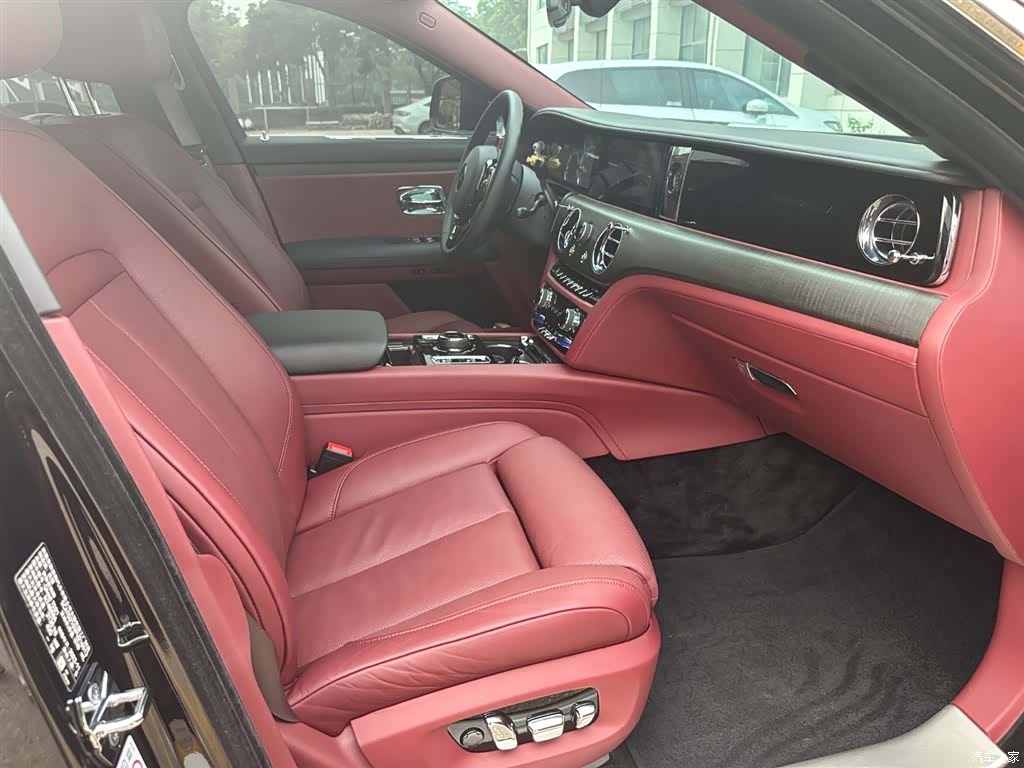 Rolls-Royce Ghost, 2023 3