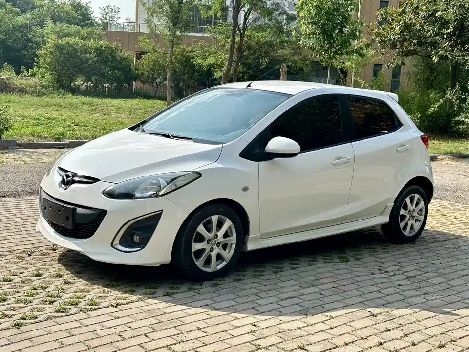 Mazda 2