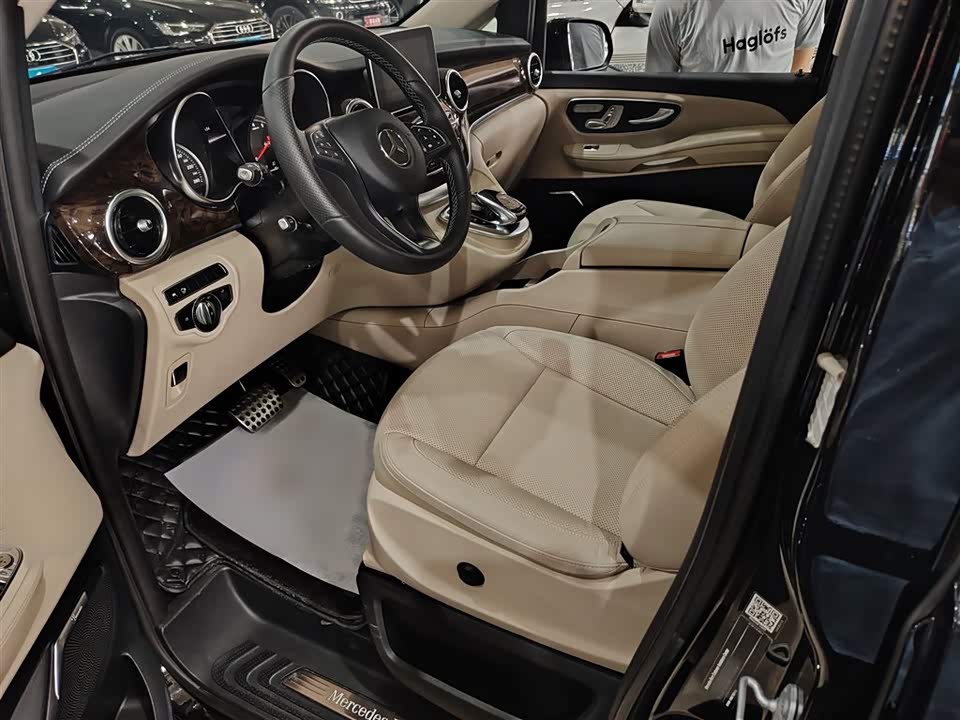 Mercedes-Benz V-class