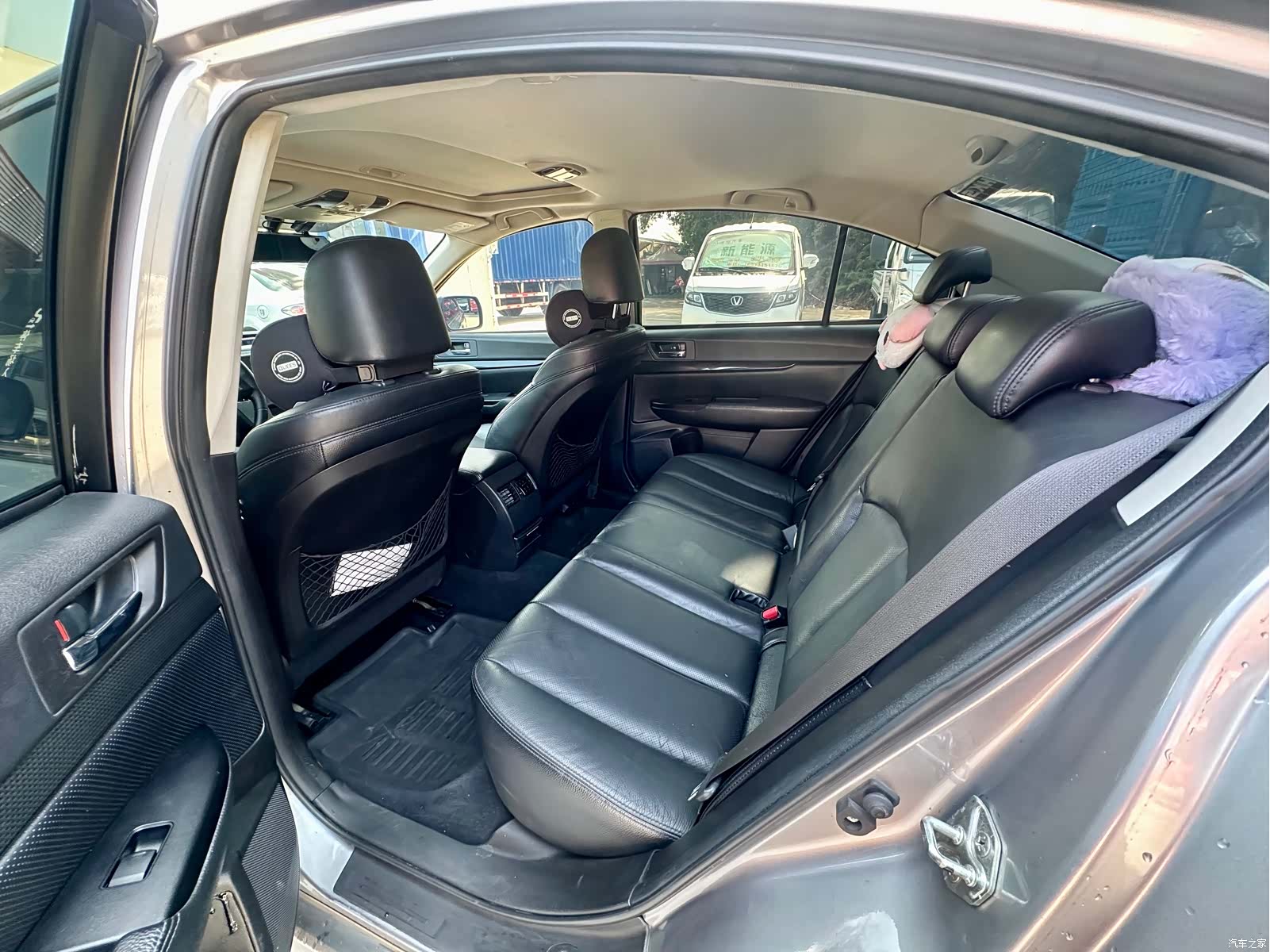 Subaru Legacy, 2010 все фото