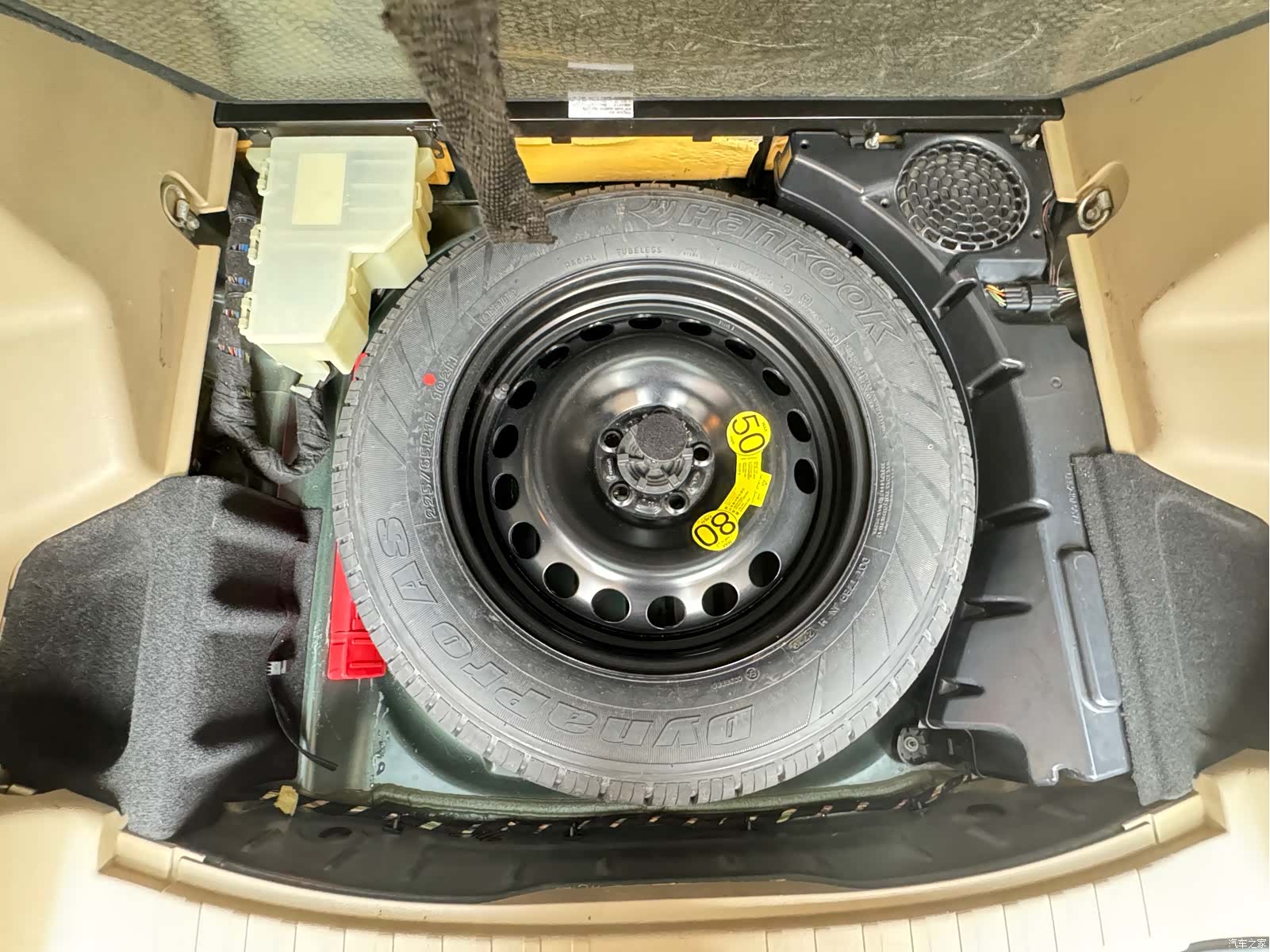 Land Rover i6, 2011 22