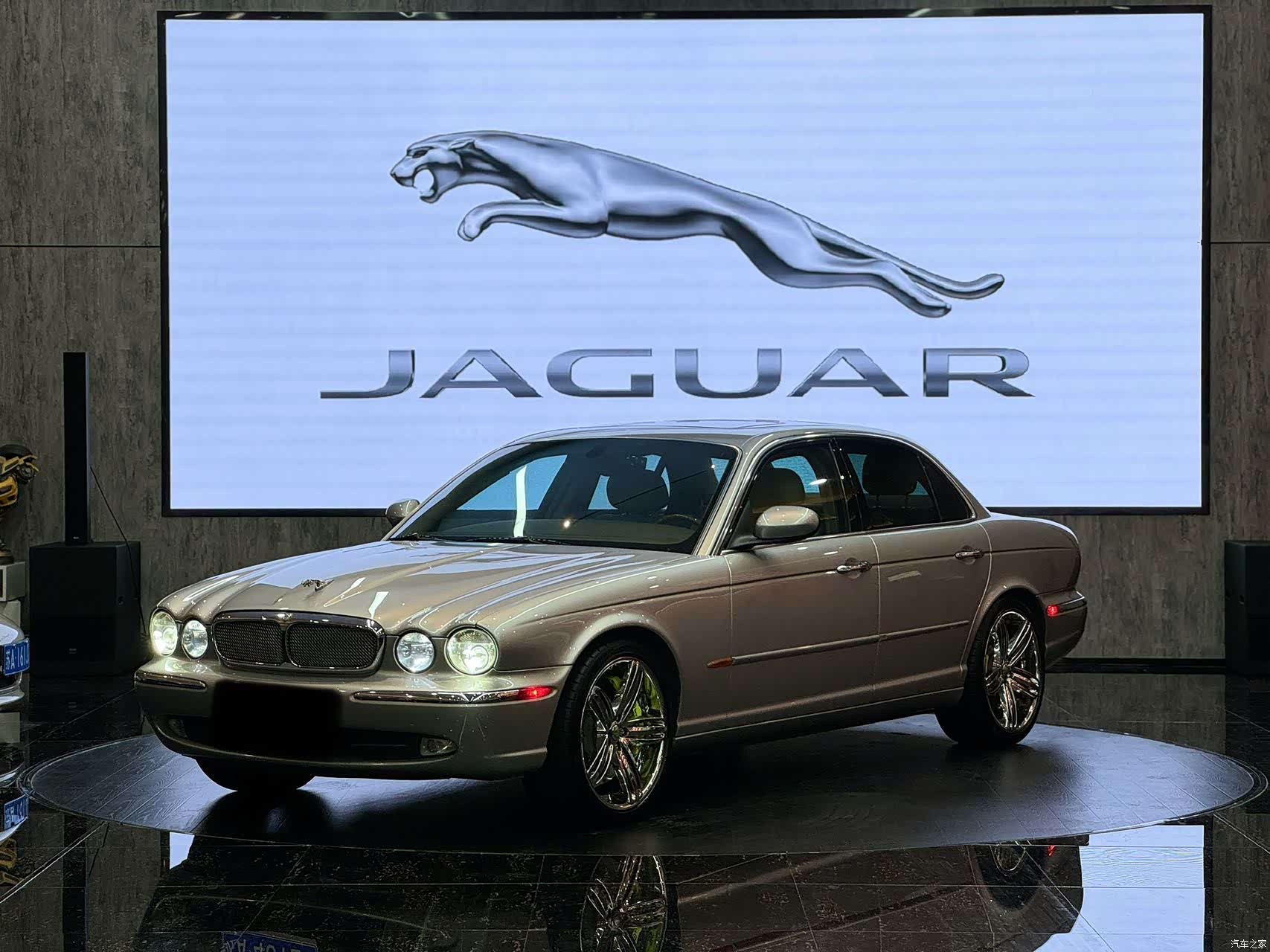 Jaguar XJ, 2003 2
