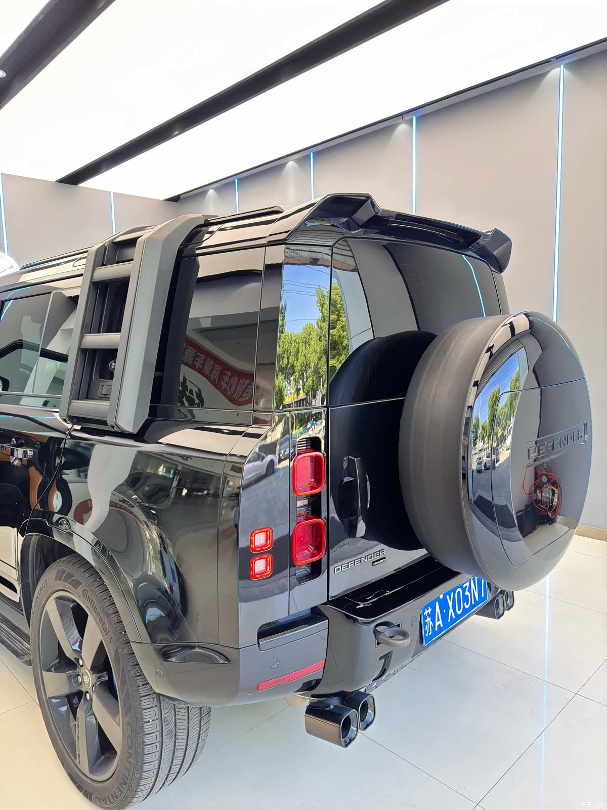 Land Rover Defender, 2023 7