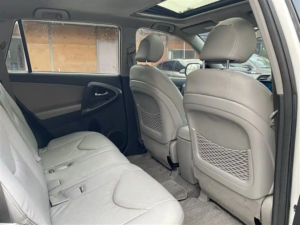 Toyota RAV4 Rongfang