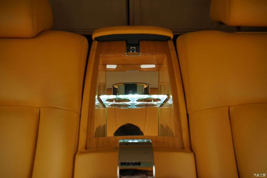 Rolls-Royce Phantom, 2014 31