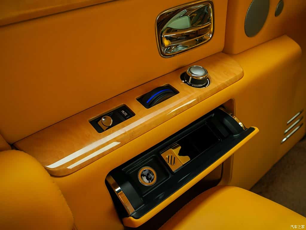 Rolls-Royce Phantom, 2014 29