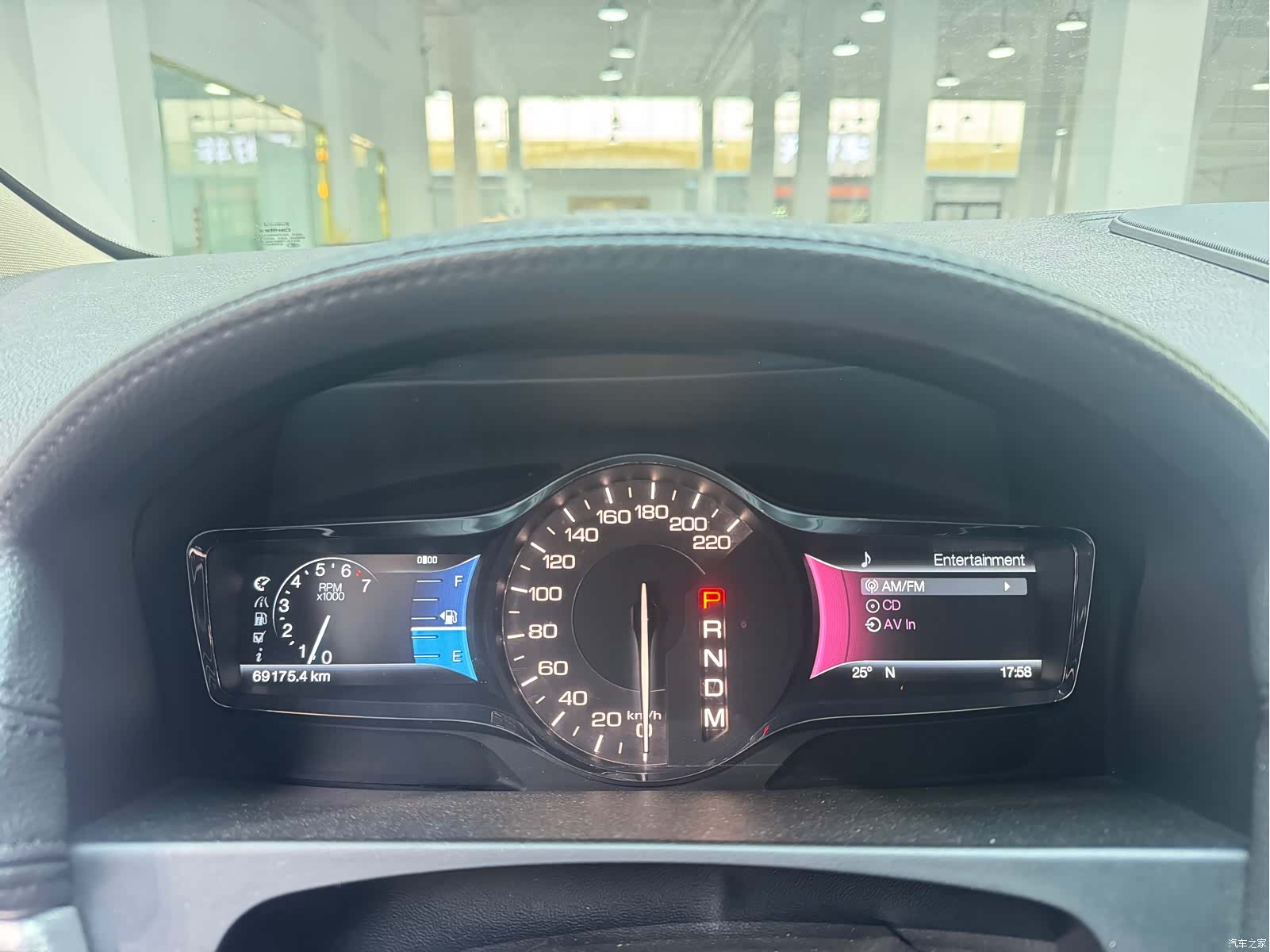 Lincoln MKX, 2015 9