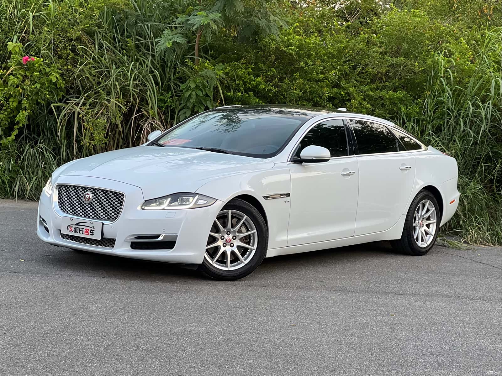 Jaguar XJ, 2016 1
