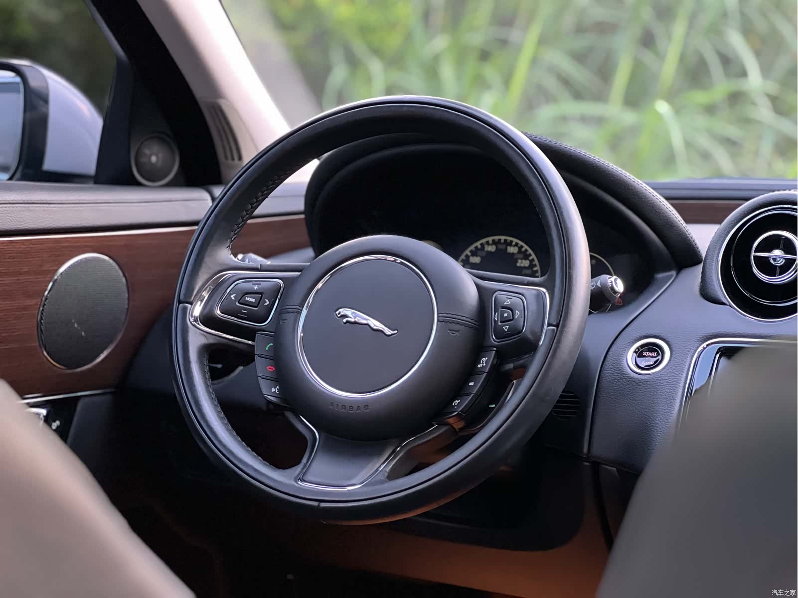 Jaguar XJ, 2016 19