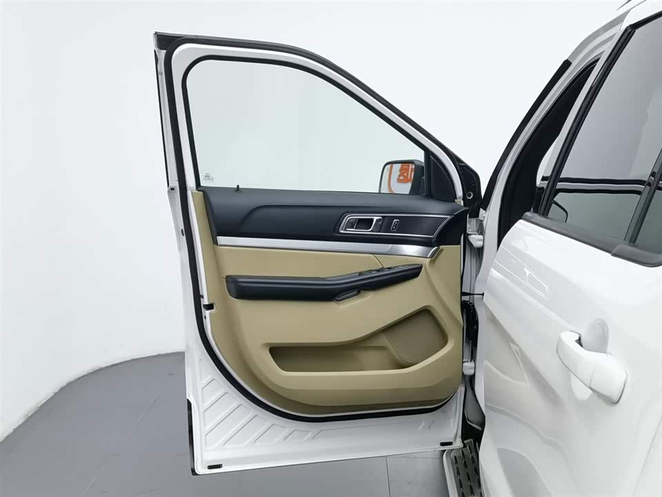Ford Explorer Ford Explorer