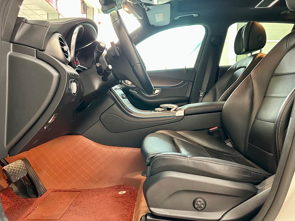 Mercedes-Benz GLC Mercedes-Benz GLC