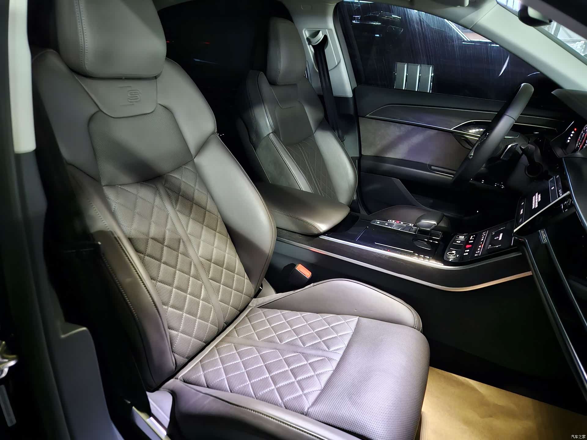Audi A8L, 2022 18