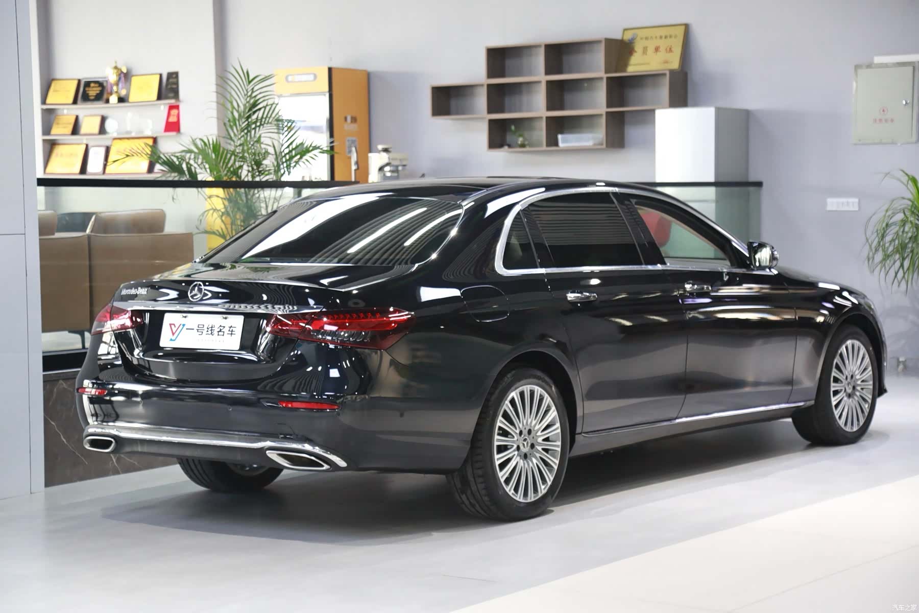 Mercedes-Benz E-Class, 2023 4