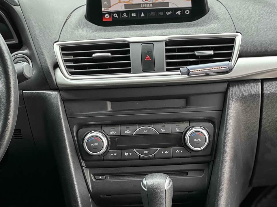 Mazda 3 Angkesaila